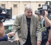  ?? FOTO: DPA ?? Kardinal George Pell kommt zum County Court in Melbourne.