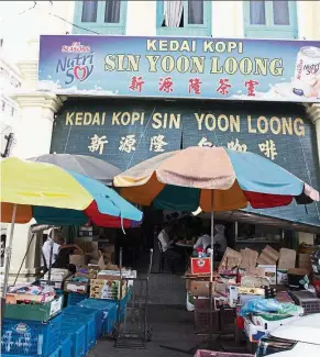  ??  ?? sin yoon Loong Coffeeshop at Jalan Bandar timah, Ipoh, has been in operation since 1937.