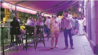  ?? EP ?? La terraza de un bar de copas en Sevilla el pasado fin de semana