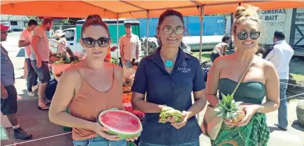  ?? Photo: Charles Chambers ?? From left: Courtney Rhodes, Susan Skeggs and Renae Scown at the FarmBoy at Denarau Island on April 15, 2020.