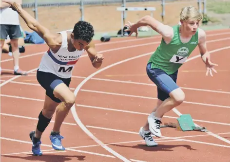  ??  ?? Ronan Rawlings (left) in action for Nene Valley Harriers.