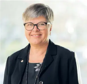  ?? BILD: PRESSBILD/ANDERS ANDERSSON ?? Helene Andersson, 63 år från Tvååker, är Centerpart­iets förstanamn.