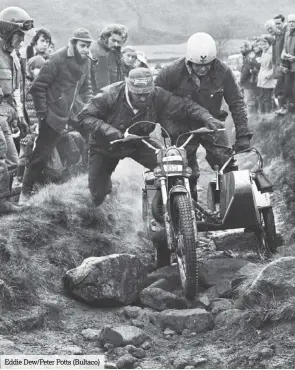  ??  ?? Eddie Dew/Peter Potts (Bultaco)