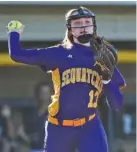  ?? STAFF PHOTO BY TROY STOLT ?? Sequatchie County’s Alexus Ferrell throws to first during a game against Soddy-Daisy.