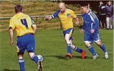  ?? FOTO: NN ?? Spielszene vom Sieg des SV Rees beim Freudenber­g-Turnier.