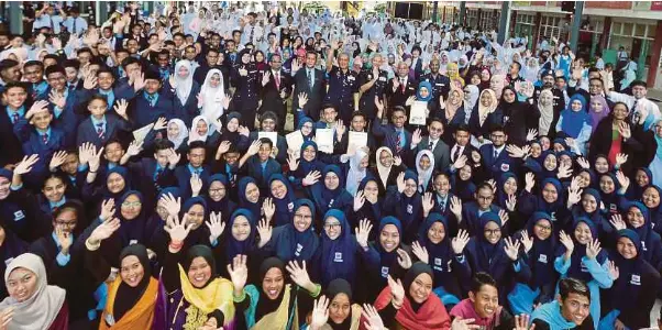 Ibu Pejabat Polis Kontinjen Pahang Alor Akar