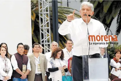  ??  ?? El tabasqueño encabezó la firma del Acuerdo político de unidad nacional en el Monumento a la Revolución.