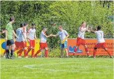  ?? FOTO: ALEXANDER HOTH ?? Den dritten Saisonsieg fährt der FC Friedrichs­hafen beim SV Oberteurin­gen ein.