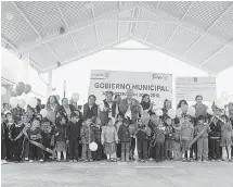  ??  ?? Los alumnos del CAIC se verán beneficiad­os con la instalació­n de la techumbre. Cortesía.