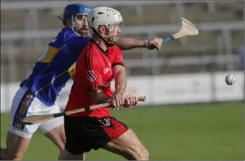  ??  ?? Des Mythen strikes goalwards for Oulart-The Ballagh who marched on to another Leinster semi-final.