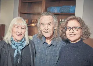  ?? GEOFF GEORGE HOT DOCS ?? Gordon Lightfoot with Joan Tosoni and Martha Kehoe, directors of a documentar­y about him.