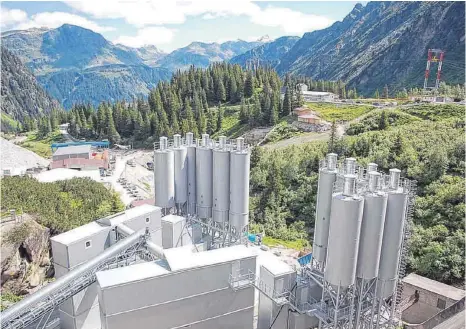  ?? FOTO: UWE JAUSS ?? Baustelle Obervermun­twerk II an der Silvretta-Hochalpens­traße: 2018 soll alles fertig sein.