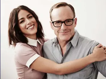  ??  ?? Chloe Bennet and Clark Gregg are all smiles.