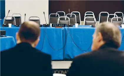  ?? EFE ?? La silla vacía. Los representa­ntes de la Argentina no fueron a la reunión de la Comisión.