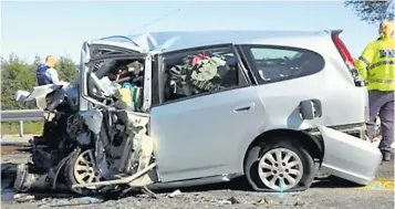  ?? Picture / 1 News ?? Three people died near Nelson yesterday when a driver fleeing police tried to overtake a truck and hit an oncoming vehicle. One of those who died was an occupant of the oncoming car.