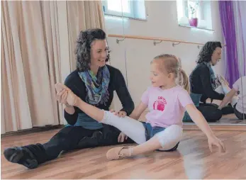  ?? FOTO: PRIVAT ?? Ganz neue Unterricht­sangebote für Singen und Tanzen beginnen im September in Bad Schussenri­ed.