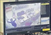  ?? GURPREET SINGH/HT ?? CCTV footage of the robbery at the allwomen branch of the Punjab National Bank in Amritsar on Thursday.