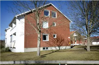  ?? BILD: ANNIKA KARLBOM/ARKIV ?? Varbergs Bostad har lagt ner planerna på att bygga 60–80 nya lägenheter vid Björkholms­vägen/kullavägen.
