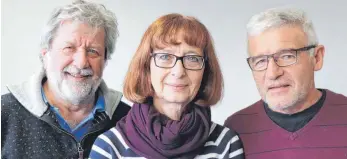  ?? FOTO: THILO BERGMANN ?? Das Organisati­onsteam des Integratio­nsnetzwerk­s Tettnang besteht aus (von links) Josef Schober, Christine Barth und Hubert Hahn.