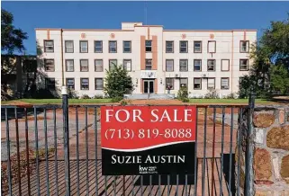  ?? Jason Fochtman / Staff photograph­er ?? The East Texas Dream Center building in Conroe is the old county hospital. A Kansas City-based company is hoping to redevelop the property into senior living apartments.