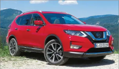  ??  ?? Le X-Trail reste l’archétype du SUV parfaiteme­nt adapté à un usage famillial.