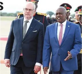  ?? ?? Estonia’s President, Alar Karis ( L), and his Botswana counterpar­t, President Dr. Mokgweetsi Masisi