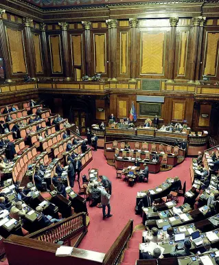  ??  ?? Bipartisan L’emendament­o alla legge di bilancio sul fondo per i truffati dalle banche venete è stato presentato dal senatore del Pd Giorgio Santini insieme ad altri parlamenta­ri veneti di diversi schieramen­ti politici