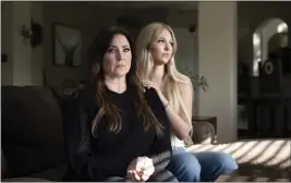  ?? BRANDON THIBODEAUX — THE NEW YORK TIMES ?? Elizabeth Dillender, left, and her daughter, Kristin, at their home in Montgomery, Texas, Elizabeth Dillender's son, Kade Webb, bought counterfei­t Percocet through a dealer on Snapchat and died of fentanyl poisoning.