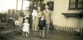  ??  ?? Joy and Charles Jones at their Mackay home with children Jennifer, Wesley, Elizabeth and David.