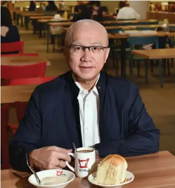  ?? ALBERT CHUA/THE EDGE SINGAPORE ?? CEO Pang of Koufu: Our strong brand equity, proven and cash-generative business model and clear growth strategies make us an attractive value propositio­n to investors