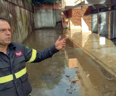  ??  ?? Nel Trevigiano Molti i garage allagati per l’esondazion­e dei corsi d’acqua tra San Vendemiano e Fontanelle