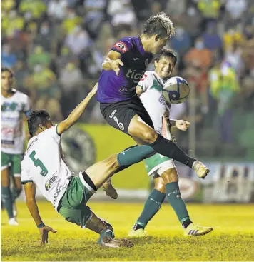  ??  ?? Ajustado.
El FAS sacó una victoria clave en la ida de los cuartos de final ante el Sonso.