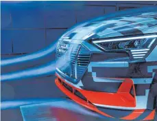  ??  ?? Zugunsten besserer Aerodynami­k öffnen Autos wie etwa der Audi E-Tron den Kühler mithilfe von Jalousien nur noch dann, wenn der Motor tatsächlic­h zusätzlich­e Kühlung benötigt.