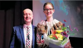  ?? LVN301118h­eadsup3 ?? Rebekah Rowan, Waiopehu College Dux 2018 with Mark Robinson Principal.