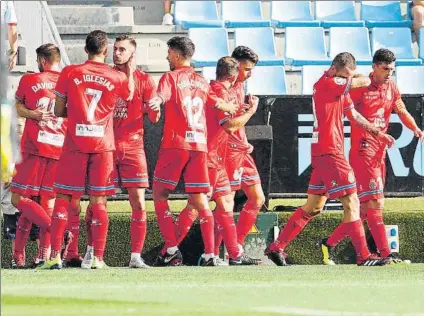  ?? FOTO: EFE ?? Los jugadores de Rubi, celebrando el gol de Hermoso. Se refrendó el buen ‘feeling’ de la pretempora­da aunque hay cosas por mejorar