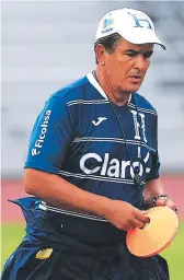  ??  ?? BASE. Jorge Luis Pinto mantendrá la base con la que jugó contra Guayana.