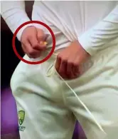  ??  ?? Smascherat­o
Le telecamere pizzicano Steve Smith, capitano della nazionale australian­a di cricket, mentre nasconde nei pantaloni la carta vetrata usata per manometter­e la palla e ingannare i battitori avversari