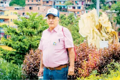  ?? FOTO JULIO CESAR HERRERA ?? Rafael Aubad López, presidente de la Fundación Proantioqu­ia, apreció en cinco lugares de Medellín avances y desafíos frente a cumplir los Objetivos de Desarrollo Sostenible.