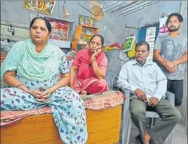  ?? PARDEEP PANDIT/HT ?? Krishan Kaur (left) and Amarjit Singh (right), mother and brother of Kiran Bala’s late first husband, at their home in Garhshanka­r in Hoshiarpur district on Friday.