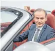  ?? FOTO: DPA ?? Porsche-Chef Oliver Blume gibt beim Elektroant­rieb Gas.