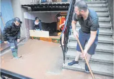  ?? FOTO: ARCHIV ?? Wasser und Schlamm im Keller nach extremen Regenfälle­n: Dagegen können sich Hausbesitz­er mit den entspreche­nden Sicherungs­einrichtun­gen schützen.