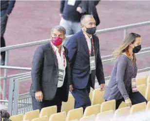  ?? // VALENTÍ ENRICH ?? Joan Laporta y Rafa Yuste, en La Cartuja en la previa de la final de la Copa