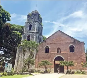  ??  ?? The San Agustin Church in Bacong, Negros Oriental