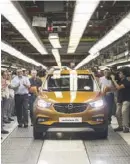  ?? Foto: dpa ?? Applaus für den Opel Mokka in Figueruela­s 2016.