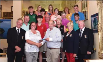  ??  ?? Paul Cotter of ‘The Chapel’ (front third from left) celebratin­g 25 years ‘The Chapel’ at the Killarney Golf and Fishing presenting­his 25th anniversar­y golf competitio­n to winners Jack Buckley, Donie McSweeney, Louise Langan and Ryan Kelliher with...