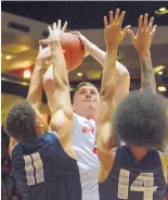  ?? GREG SORBER/JOURNAL ?? Connor MacDougall, shown playing for the Lobos in 2017, announced he will play next season at Utah Valley as a graduate transfer.