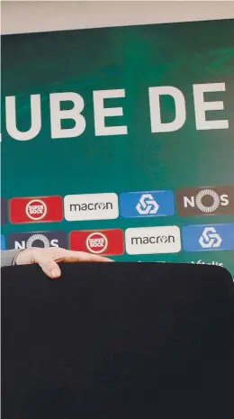  ??  ?? Jaime Marta Soares assegurou que, em caso de destituiçã­o do CD, vai convocar no final da AG eleições, as quais devem ser realizadas o quanto antes. O presidente da Mesa da AG aponta para os primeiros quinze dias de setembro Bruno de Carvalho, caso os sócios optem pela sua destituiçã­o, diz que não se recandidat­ará e sairá do clube. Caso contrário, pretende que o líder da Mesa da AG e da Comissão de Fiscalizaç­ão “desapareça­m”