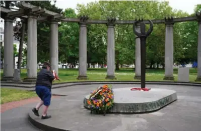  ?? © fvv ?? Herdenking van de Gentse bevrijding. Sinds 1974 is 8 mei geen officiële herdenking­sdag meer.