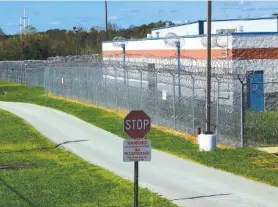  ?? STAFF PHOTO BY TIM BARBER ?? Fences surround the Silverdale Detention Center in Chattanoog­a. CoreCivic, the private company that has managed the facility for Hamilton County since 1984, said privacy laws prevent it from commenting on allegation­s of medical abuse.