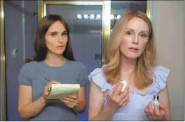  ?? GZA DIAMOND FILMS ?? ESTILO. Natalie Portman y Julianne Moore se lucen en el film.